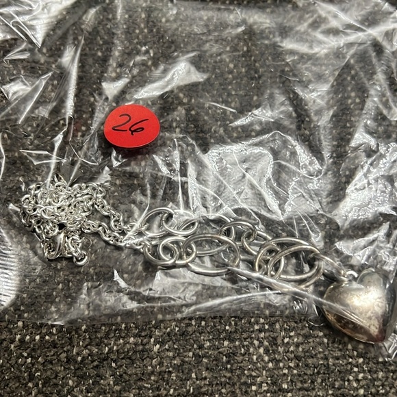 #26 Silver Tone & Red Enamel GUESS Charm necklace - Picture 5 of 5